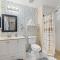 Chic and Cozy Home in Katy - Hot Wells