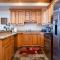 Lakeside Lodging with Lake Views and Hot Tub - Huntsville
