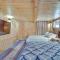 Peaceful Wooden Cabin, 2 Mi to Bass Lake! - Oakhurst