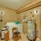 Peaceful Hazel Cottage w/ Deck & Yard!