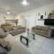 Cozy 2-bd ap near the sea!