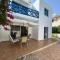 Cozy 2-bd ap near the sea!