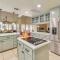 1 Mi to Applegate Park Zoo Home with Fire Pit! - Merced