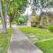 1 Mi to Applegate Park Zoo Home with Fire Pit! - Merced