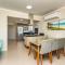Residencial Yasmin Quatro Ilhas 201 - Lindo Apartamento Com Vista Incrível do Mar em 4 Ilhas - Bombinhas