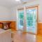 Murrells Inlet Home with Deck about 4 Mi to Marsh Walk! - 默特尔比奇