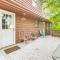 Murrells Inlet Home with Deck about 4 Mi to Marsh Walk! - 默特尔比奇