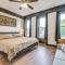 Apartment with Deck in Albany, Walk to Downtown! - Олбані