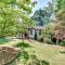 Chic Atlanta Retreat with Patio and Outdoor Dining!