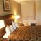 Harbor Inn & Suites