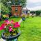 Birds and The Bees Summer House - Endon