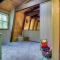 Rhododendron Family Cabin Hot Tub and Deck! - Rhododendron