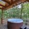 Rhododendron Family Cabin Hot Tub and Deck! - Rhododendron