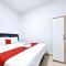 RedDoorz near STIE YKPN 3 - Seturan