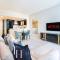 LUX The Bays Edge Canal View Suite - Dubaj