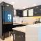 LUX The Bays Edge Canal View Suite - Dubaj