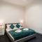 Bright 2 Bed Apartment in Central Blackburn - 布莱克本