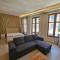 Athens Party Suite by Morenita "read property lnformation" - Atény