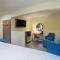 Days Inn & Suites by Wyndham Waterloo