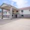 Days Inn by Wyndham Evansdale Waterloo