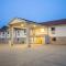 Days Inn by Wyndham Evansdale Waterloo
