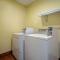 Days Inn by Wyndham Evansdale Waterloo