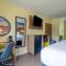 Days Inn by Wyndham Evansdale Waterloo