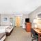 Quality Inn & Suites Gorham Riverside