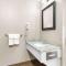 Quality Inn & Suites Gorham Riverside