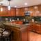 Aspen Ritz-Carlton 3 Bedroom Residence With Full Service Resort Amenities And True Ski In, Ski Out Access - Aspen
