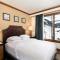 Aspen Ritz-Carlton 3 Bedroom Residence With Full Service Resort Amenities And True Ski In, Ski Out Access - Aspen
