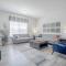 Huge ! Vista Cay Hideaway Corner Condo Near Parks & Intl Dr