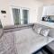 Griffin Executive Apt Sleeps 4 With Cymru Holidays - Newport