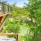 Happiness Ranch - Cypress Tree House - Blanco