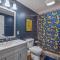 Trailblazer Lodge - Upscale, hot tub, trail, game room, wifi, fire pit, bar, pool table, king bed, view, pet friendly - Berkeley Springs