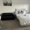 Elegant 3-Bedroom Apt with En suite and Shared Amenities with Free WI-FI - Colchester