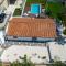 Villa Florinda with Pool and Prime Location near Split - Srinjine