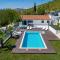 Villa Florinda with Pool and Prime Location near Split - Srinjine