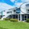 LaPlaya 206C Gorgeous vistas of the Gulf from this light and bright end unit with private access to the beach - لونغبوت كي