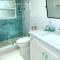 LaPlaya 206C Gorgeous vistas of the Gulf from this light and bright end unit with private access to the beach - لونغبوت كي