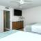 LaPlaya 206C Gorgeous vistas of the Gulf from this light and bright end unit with private access to the beach - لونغبوت كي