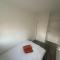 Modern Room in a 4 Bedroom flat in London, Shared bathroom! - 伦敦