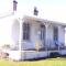 Ride on at Railway Row Historic Cottage - 奥阿库尼