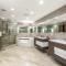 Unreal Ocean Views Modern Decor - Stunning Unit - صني آيلز بيتش
