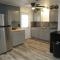 1 bedroom with a fireplace close to base - لوتون