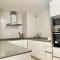 Modern Cozy 2-bedroom Los Dolses Villamartin