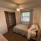 Curlys Quarters (4 Bedroom Home) w/ Lambeau view