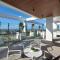 Bay Views - Spacious Two Bed Two Bath Apartment with Balcony