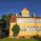 Ostsee-Rittergut-Rügen mit BinzHotel & OrdensKapelle & RomantikGut