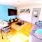 Comfortable 3 Bedrooms Leeds Beach House - Ideal for Family and Contractors - Free WIFI, Projector in bedroom and Free Parking for 2 cars